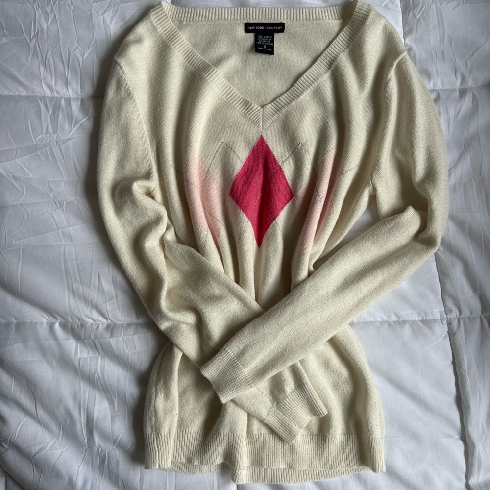 New York and Company size small Cream V-Neck Sweater with Pink Diamond Design